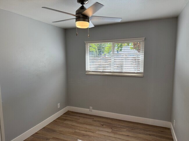 Building Photo - 3934 Mercury Dr