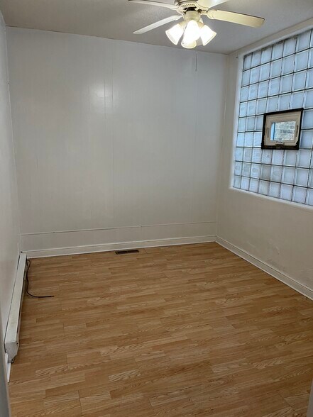 Building Photo - 115 1st St W