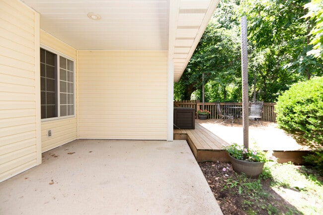 Building Photo - 901 Norman Dr