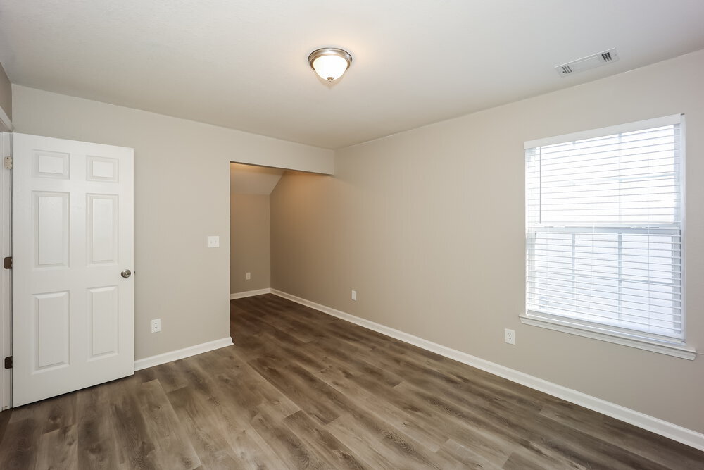 Building Photo - 4423 Ravenwood Dr