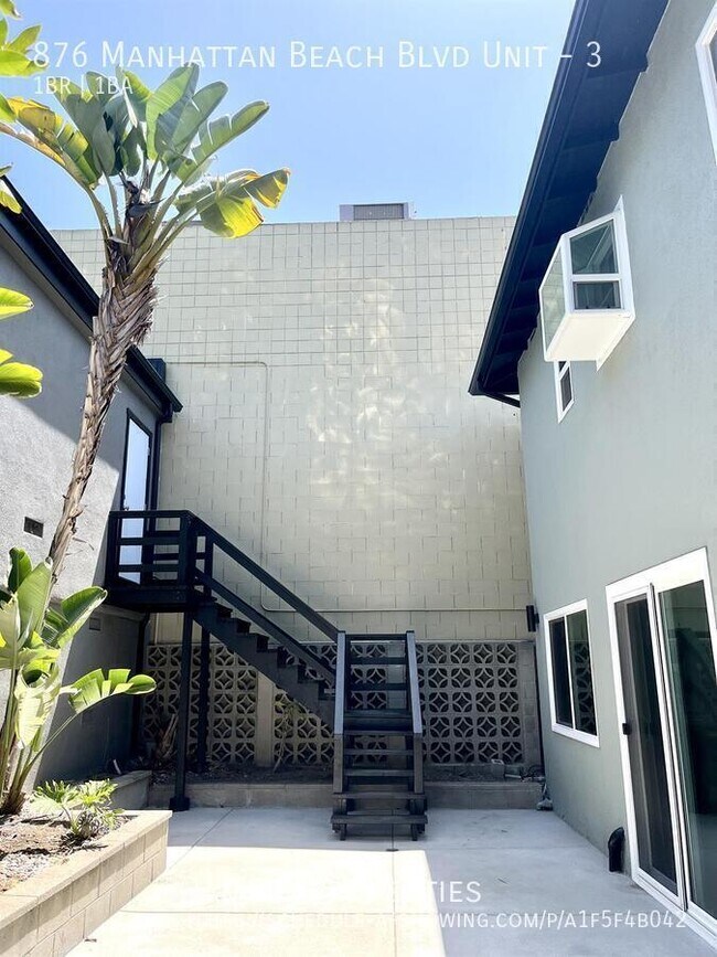 Building Photo - 876 Manhattan Beach Blvd