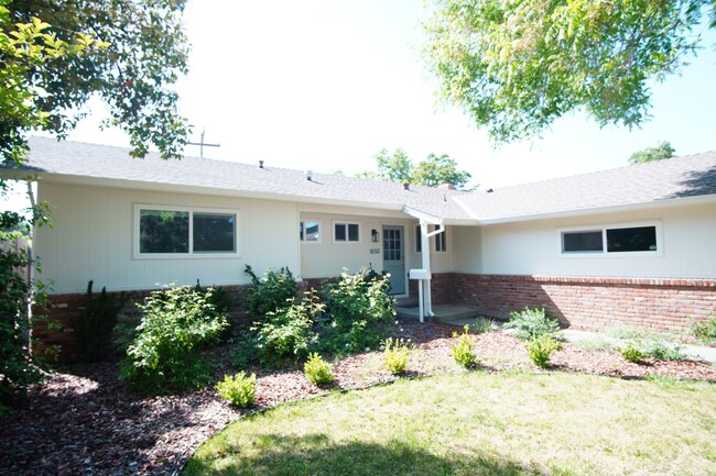 Building Photo - 1650 Archer Dr