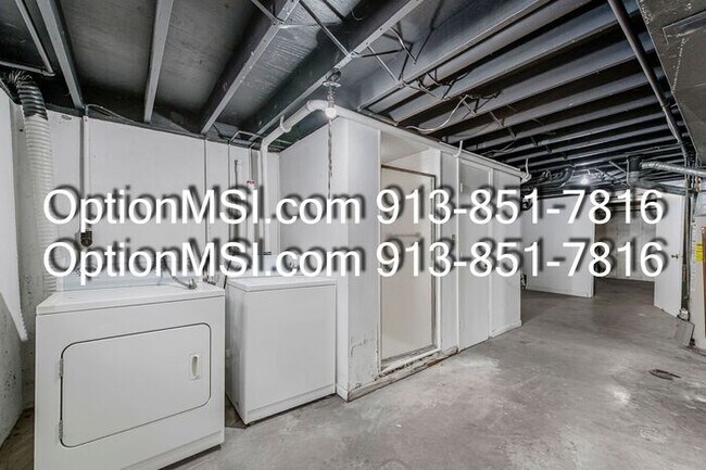 Building Photo - Charming Updated Home in a Convenient KC Location!