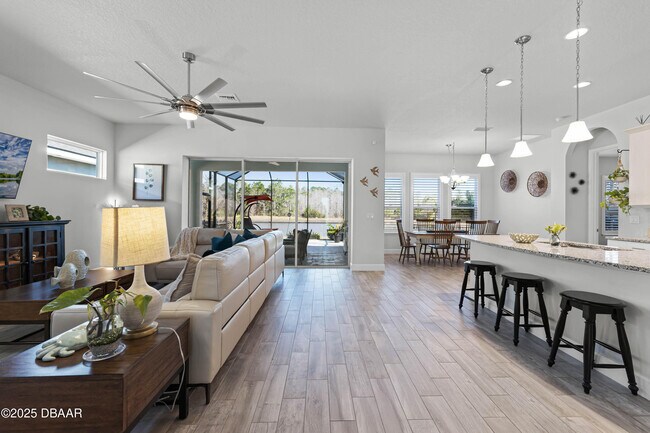 Building Photo - 636 Mosaic Blvd