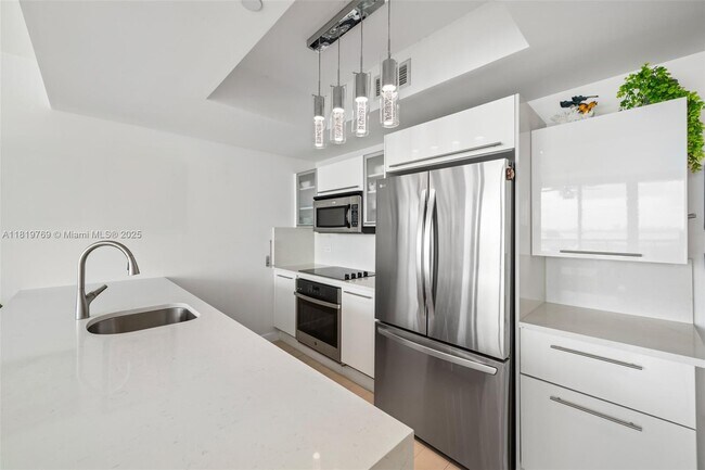 Building Photo - 888 Biscayne Blvd