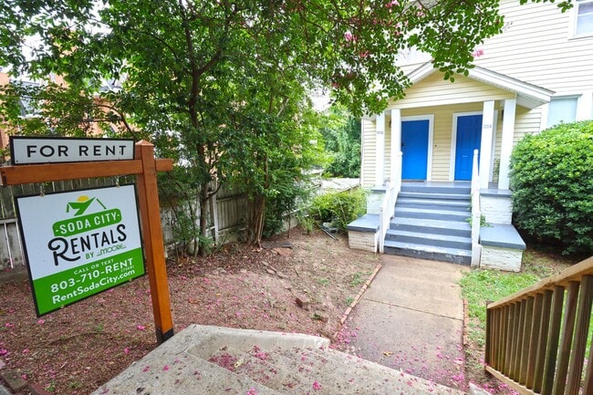 Building Photo - Live Near It All – 3 Bedroom Gem in Columb...