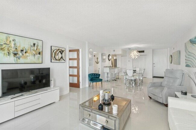 Building Photo - 3450 S Ocean Blvd