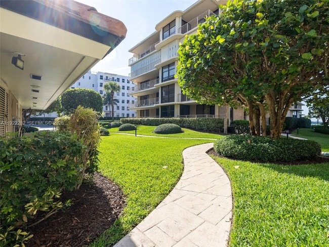 Building Photo - 3200 S Ocean Blvd