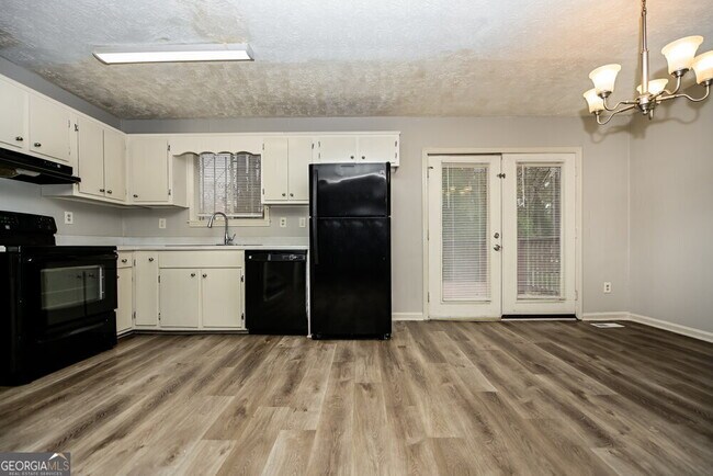 Building Photo - 6183 Fieldcrest Dr