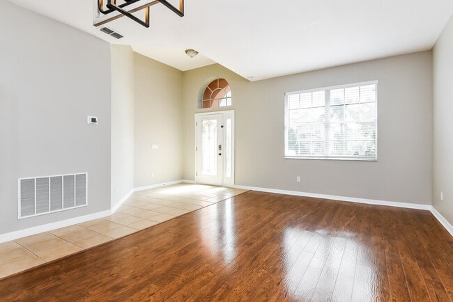 Building Photo - 323 Higher Combe Dr