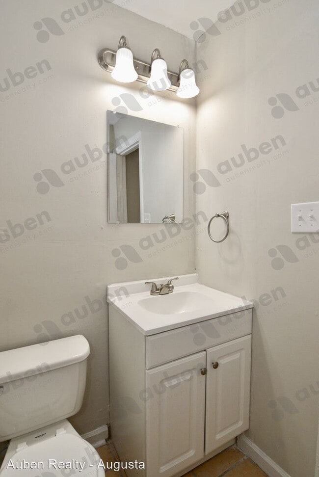 Building Photo - 2 br, 1.5 bath House - 2312 Winston Way