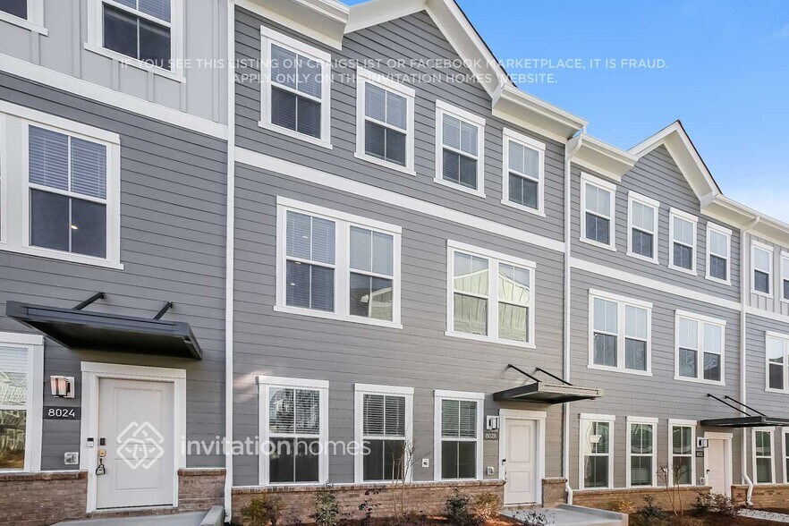 Building Photo - 8028 Roest Ln
