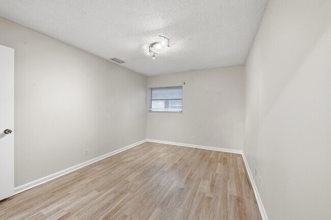 Building Photo - 8811 NW 28th Dr