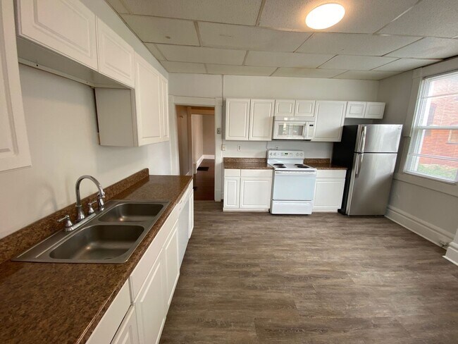 Building Photo - Hunter Ave 1444-1446 MLR (LH2)