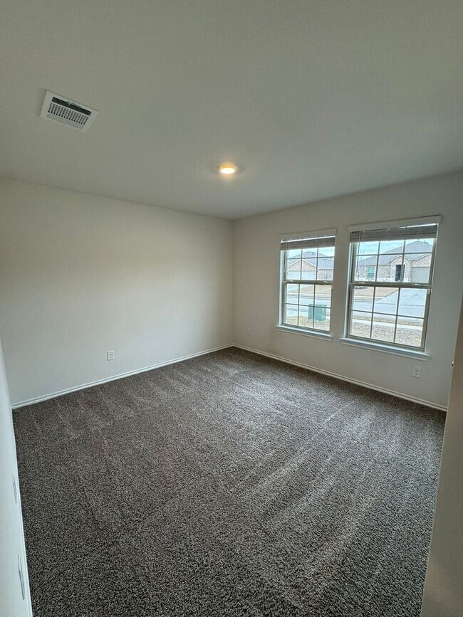 Building Photo - Spacious 4BR House in Aubrey