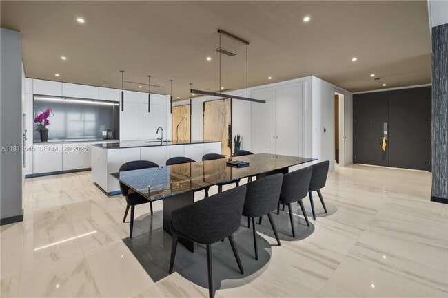 Building Photo - 300 Biscayne Blvd Way