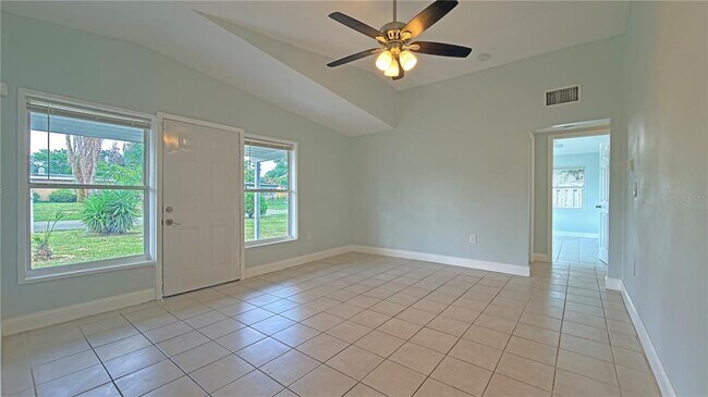 Building Photo - 1311 Hillcrest Dr