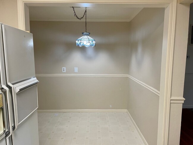 Building Photo - Great family home in Alta Sierra