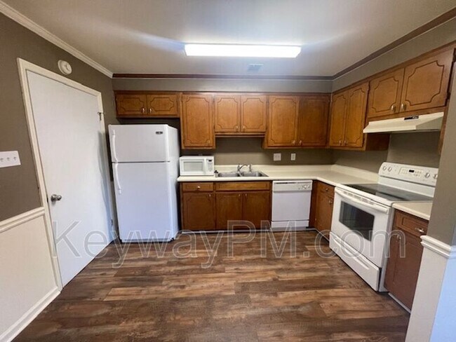 Building Photo - 3933 Miramar Dr Ext