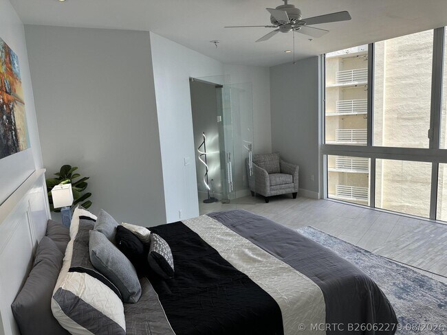 Building Photo - 1617 N Flagler Dr