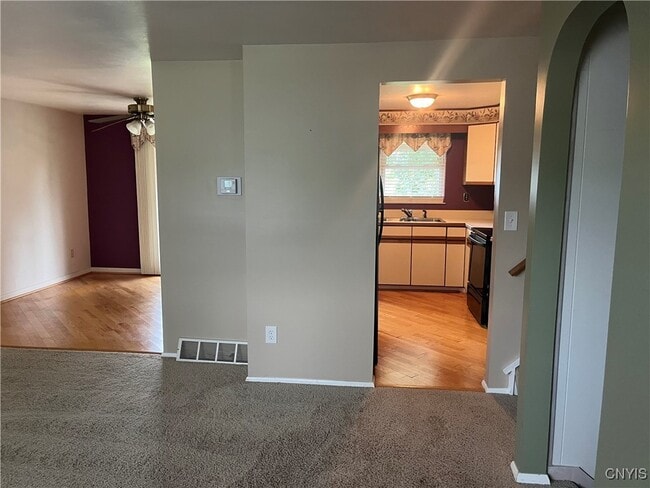 Building Photo - 8180 Mantova Dr