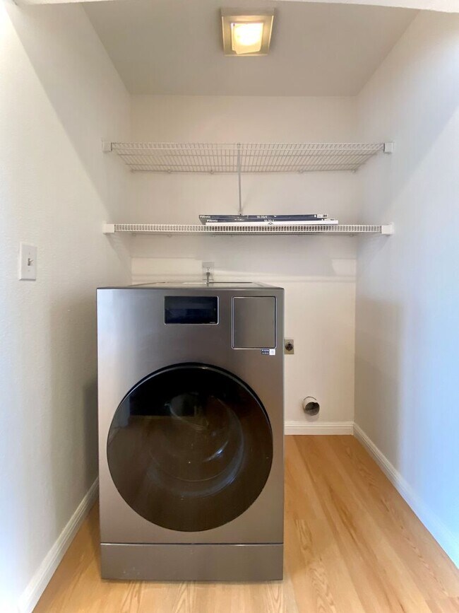 Building Photo - Modern 3BR Home in Nantucket Cove with Dual Suites & Prime Commuter Access