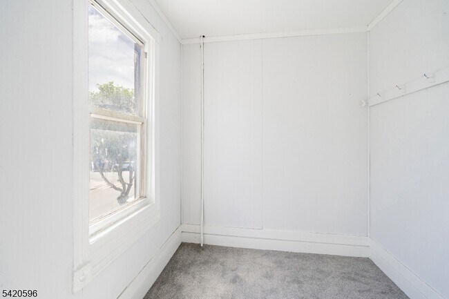 Building Photo - 904 2nd Ave