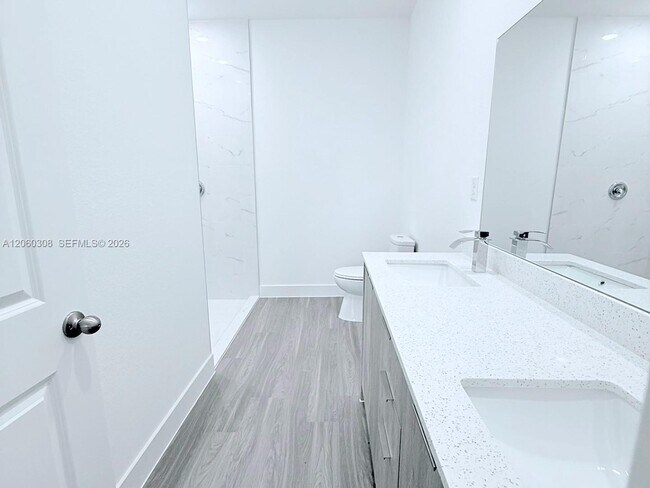Building Photo - 1048 Jay Ct