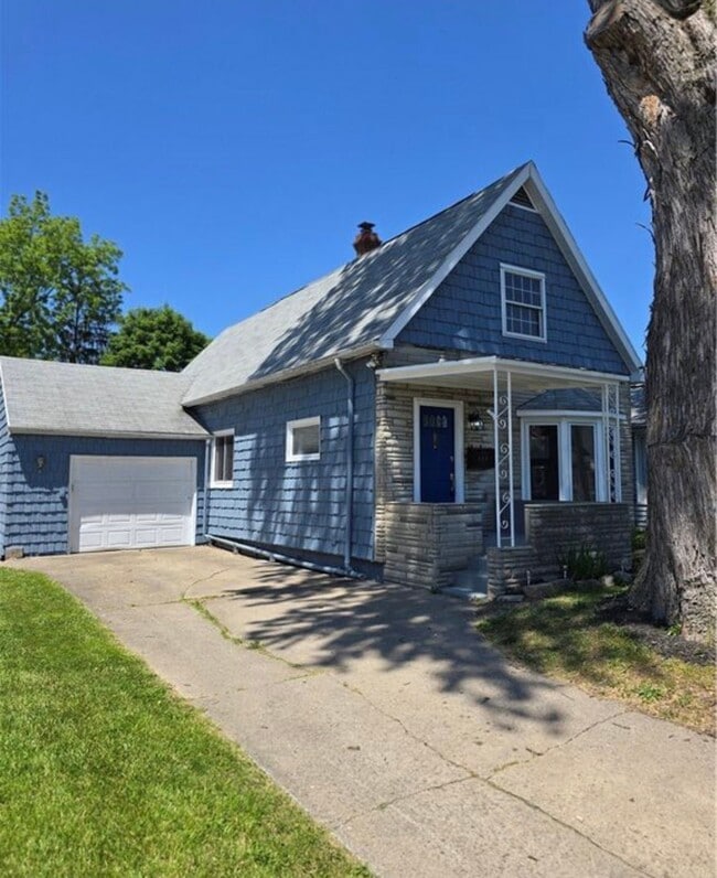 Building Photo - 484 79th St
