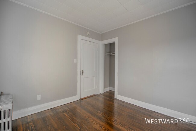 Building Photo - 4011 Elm St