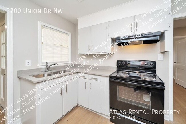 Building Photo - 2700 Union Dr NW