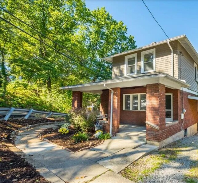 Building Photo - 2324 Woodward Ave