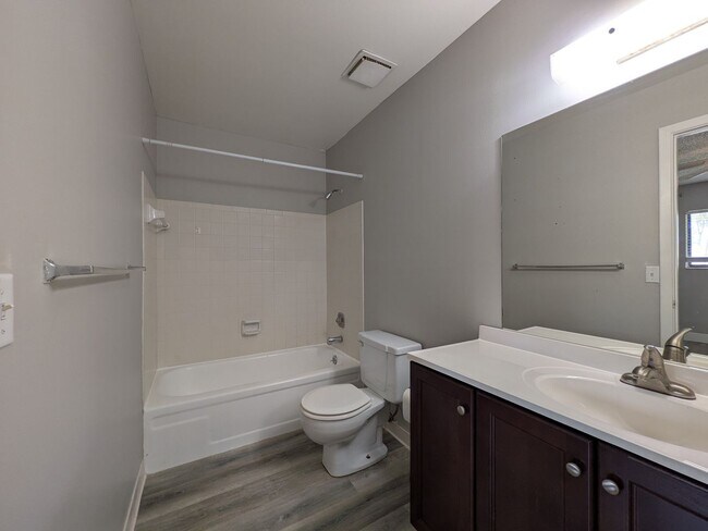 Building Photo - 3/2 Condo in Altamone Springs