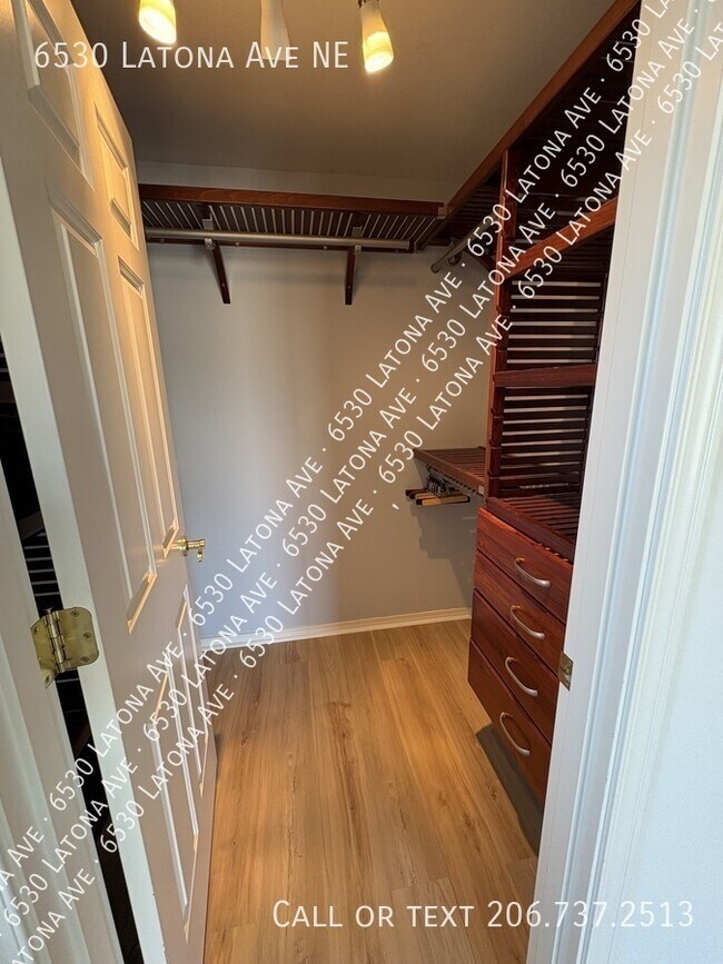 Building Photo - 6530 Latona Ave NE