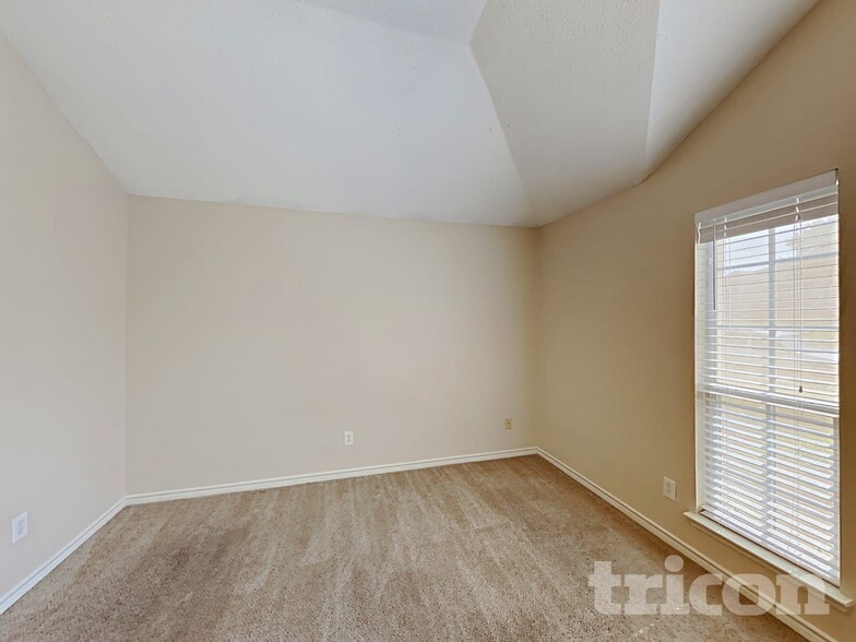 Building Photo - 1558 Aberdeen Dr