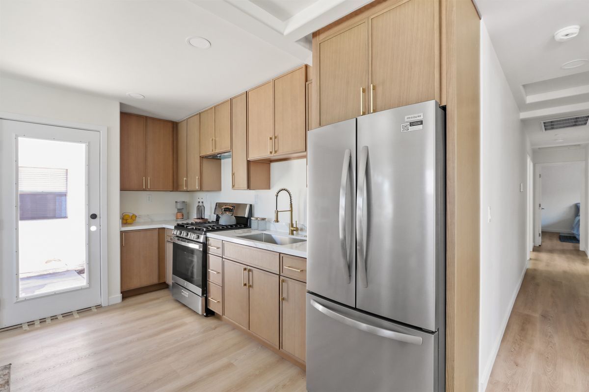 Building Photo - 1614 W 214th St