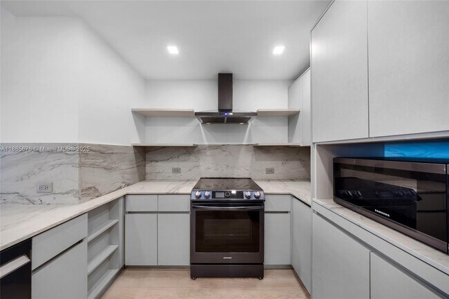 Building Photo - 7901 Hispanola Ave