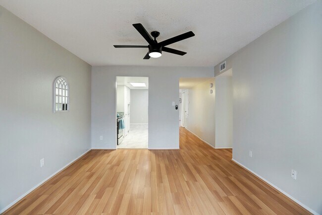 Building Photo - 12633 Memorial Dr