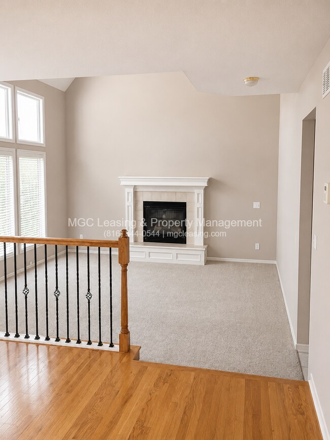Building Photo - 2116 SW Eyrie Rd