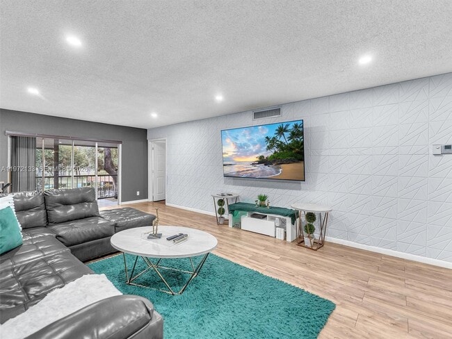 Building Photo - 6201 N Falls Cir Dr