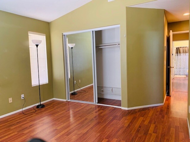 Building Photo - 973 Naples Dr