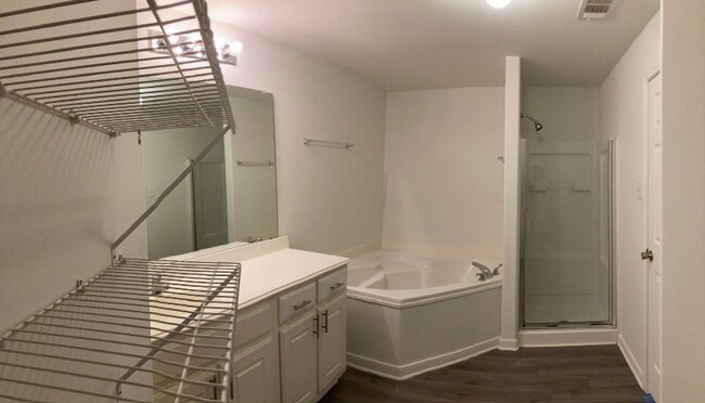 Building Photo - 4047 Pedernales River Ln
