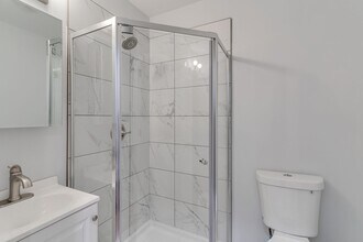 Building Photo - Newly Renovated Temple Apartment