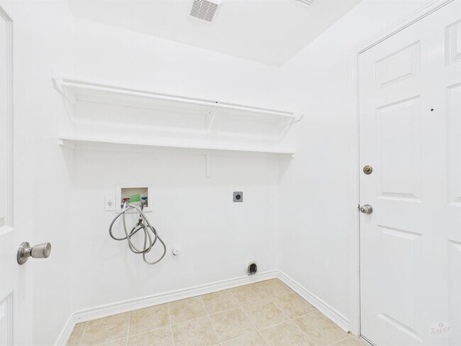 Building Photo - 136 Winter St