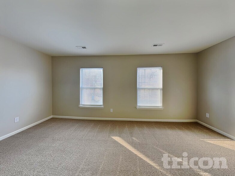 Building Photo - 8600 Old Potters Rd