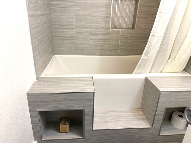 Building Photo - 10535 Wilshire Blvd