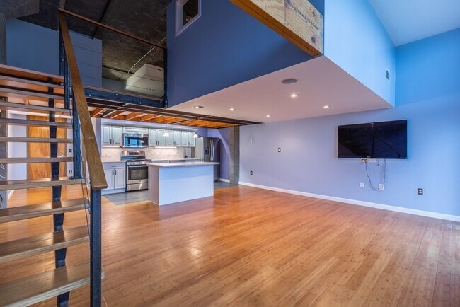 Building Photo - 156 Porter St
