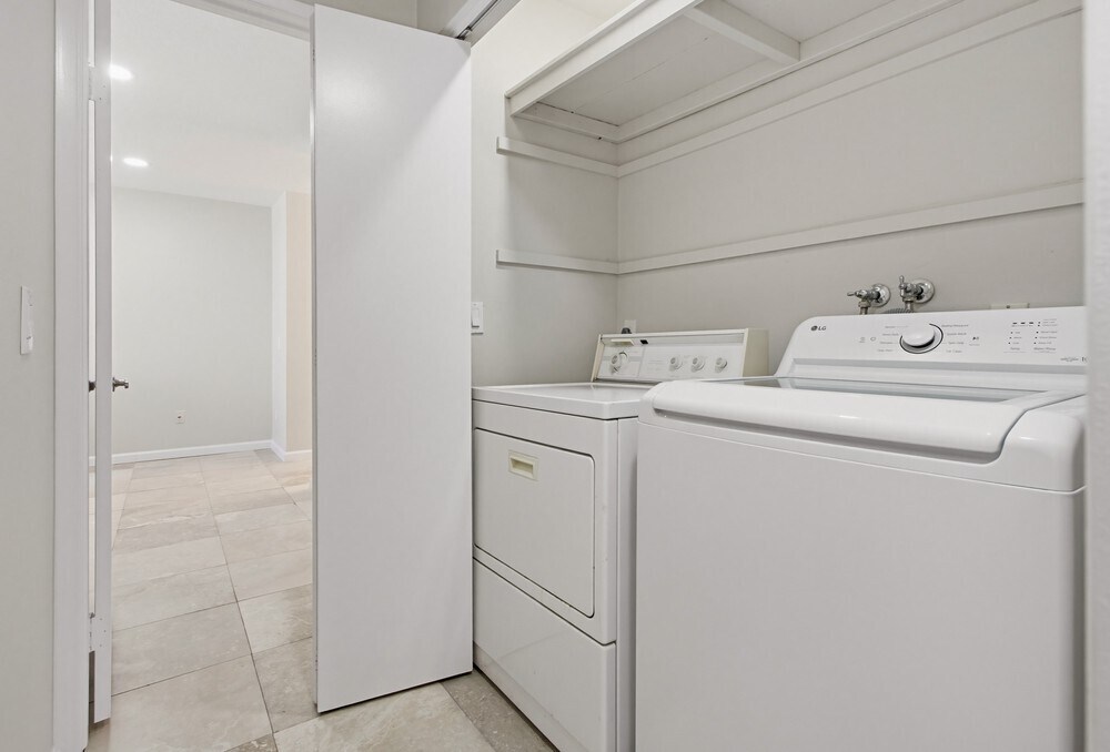 Building Photo - 17440 Plaza Cerado