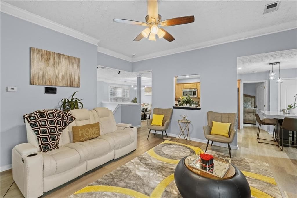 Building Photo - 40 Pine Shadow Cir