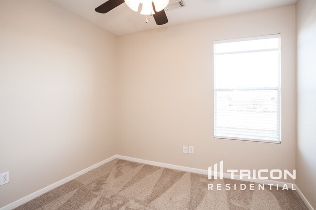 Building Photo - 1114 Fairlane Square